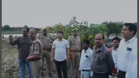 Chitrakoot News: बाढ़ प्रभावित गांवों का डीएम-एसपी ने किया निरीक्षण, नुकसान का लिया जायजा Chitrakoot News: बाढ़ प्रभावित गांवों का डीएम-एसपी ने किया निरीक्षण, नुकसान का लिया जायजा