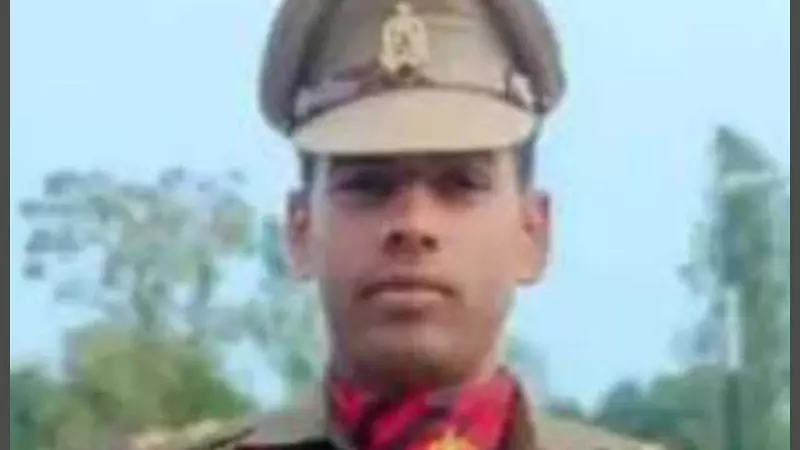 Daroga Pankaj Kumar, who committed suicide by shooting, laid to rest with state honors Daroga Pankaj Kumar, who committed suicide by shooting, laid to rest with state honors