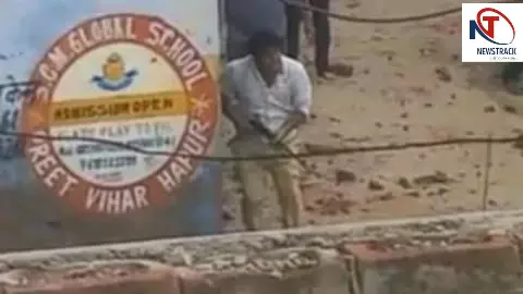 Hapur News: बदनौली में पुरानी रंजिश पर बवाल, पथराव-फायरिंग के बाद 13 नामजद समेत 20 अज्ञात पर मुकदमा Hapur News: बदनौली में पुरानी रंजिश पर बवाल, पथराव-फायरिंग के बाद 13 नामजद समेत 20 अज्ञात पर मुकदमा