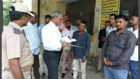 Lucknow team conducted visual inspection at Fatehpur ARTO office, case was registered against four brokers Lucknow team conducted visual inspection at Fatehpur ARTO office, case was registered against four brokers