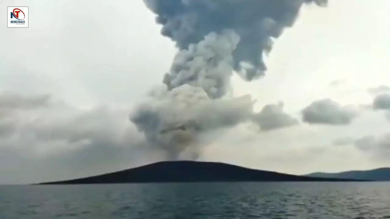 Anak Krakatoa Eruption Disrupts 209 Flights at Jakarta Airport | 22,800 Passengers Affected Anak Krakatoa Eruption Disrupts 209 Flights at Jakarta Airport | 22,800 Passengers Affected