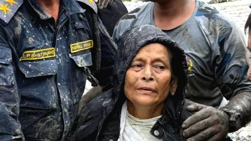 10 दिनों तक मलबे में दबी बुजुर्ग महिला निकली जिंदा...नेपाल त्रासदी के बीच बड़ा करिश्मा! परिजनों ने कर दिया था अंतिम संस्कार 10 दिनों तक मलबे में दबी बुजुर्ग महिला निकली जिंदा...नेपाल त्रासदी के बीच बड़ा करिश्मा! परिजनों ने कर दिया था अंतिम संस्कार