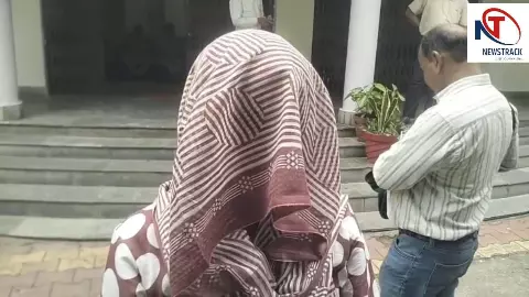 Mathura News:PWD के सहायक अभियंता पर महिला कर्मचारी ने लगाए अभद्र व्यवहार के आरोप, डीएम से की शिकायत