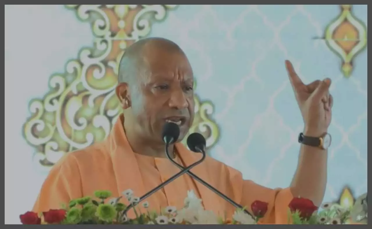 CM Yogi gives appointment letter to Anganwadi workers, shown enthusiasm in the program