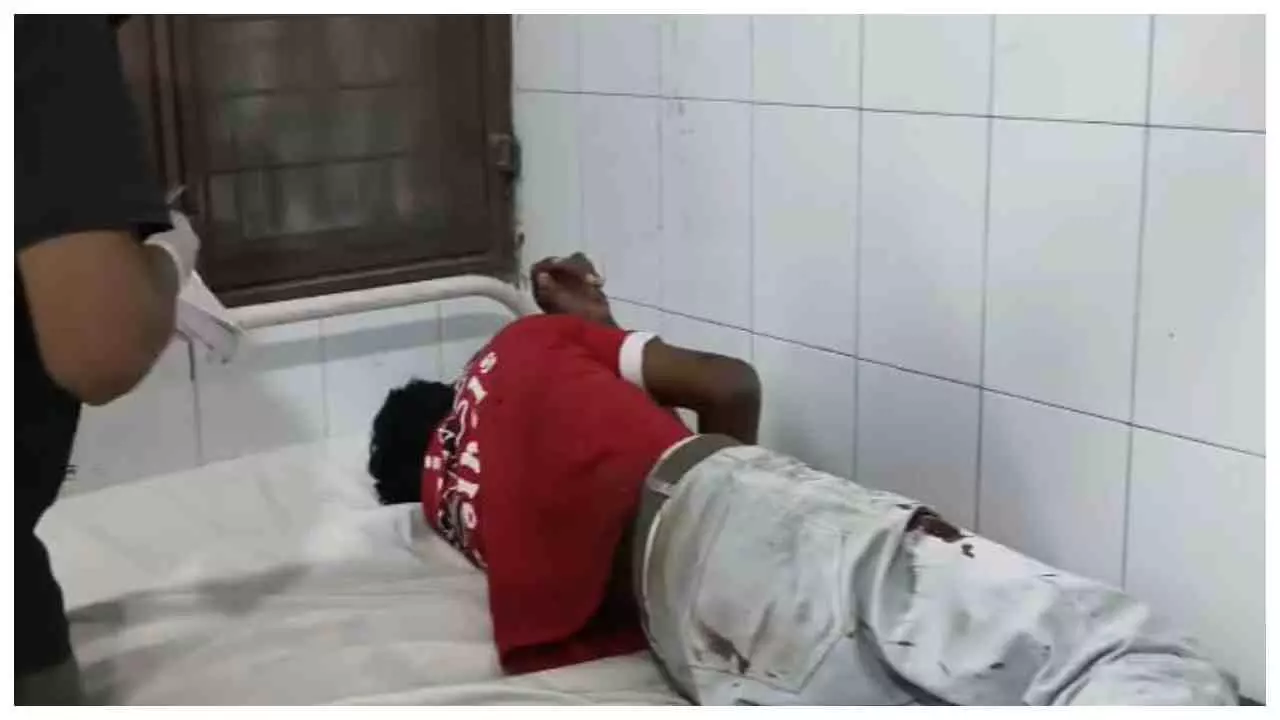 Hapur News: हापुड़ हाईवे पर भीषण हादसा, बाइक सवार दो युवकों की मौत; तीसरा गंभीर घायल Hapur News: हापुड़ हाईवे पर भीषण हादसा, बाइक सवार दो युवकों की मौत; तीसरा गंभीर घायल