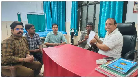 Aligarh News:  मेडिकल में देरी को लेकर डॉक्टर से बदतमीजी, फिर लिखित में मांगी माफी