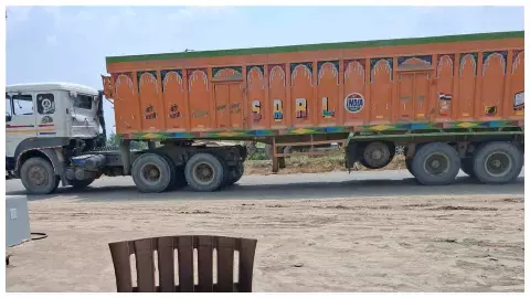 Shamli: यूपी-हरियाणा बॉर्डर पर ISTP का कथित खेल! बिना दस्तावेज दौड़ रहे ओवरलोड डंपर, खनन विभाग मौन Shamli: यूपी-हरियाणा बॉर्डर पर ISTP का कथित खेल! बिना दस्तावेज दौड़ रहे ओवरलोड डंपर, खनन विभाग मौन