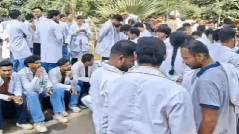 Intern Doctors Protest Intern Doctors Protest