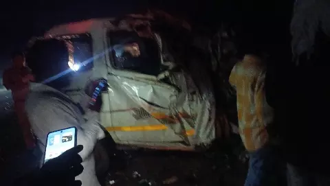 Nanded Road Accident: नांदेड में ट्रक और टाटा मैजिक की भीषण टक्कर, 8 की मौत; कई घायल