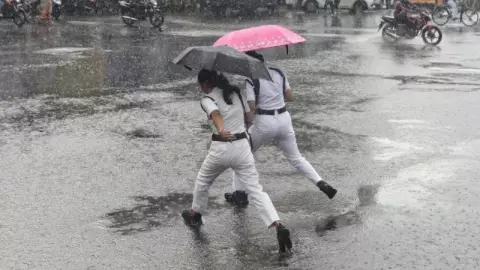 25 राज्यों में बारिश-आंधी का अलर्ट, 80 KM की रफ्तार से चलेंगी हवाएं; यूपी-बिहार से दिल्ली-झारखंड तक बदलेगा मौसम 25 राज्यों में बारिश-आंधी का अलर्ट, 80 KM की रफ्तार से चलेंगी हवाएं; यूपी-बिहार से दिल्ली-झारखंड तक बदलेगा मौसम