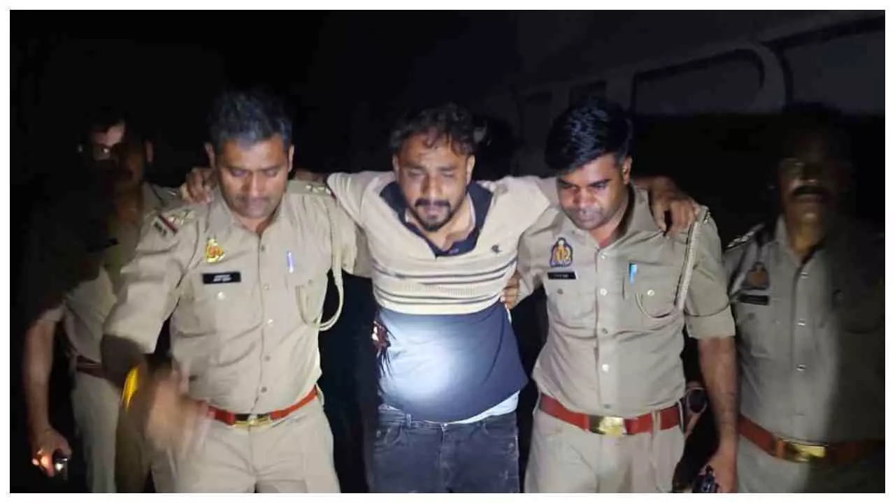 Meerut News: असलहा तस्करों से पुलिस की मुठभेड़, पैर में गोली लगने के बाद एक गिरफ्तार Meerut News: असलहा तस्करों से पुलिस की मुठभेड़, पैर में गोली लगने के बाद एक गिरफ्तार