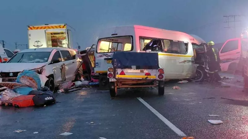 दक्षिण अफ्रीका में भीषण सड़क हादसा! एक साथ कई वाहनों की जोरदार टक्कर, 21 लोगों की मौत | VIDEO दक्षिण अफ्रीका में भीषण सड़क हादसा! एक साथ कई वाहनों की जोरदार टक्कर, 21 लोगों की मौत | VIDEO