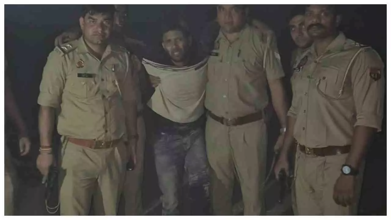 Meerut News: गोकशी के आरोपियों और पुलिस के बीच मुठभेड़, दो अभियुक्तों के पैर में लगी गोली