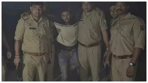Meerut News: गोकशी के आरोपियों और पुलिस के बीच मुठभेड़, दो अभियुक्तों के पैर में लगी गोली Meerut News: गोकशी के आरोपियों और पुलिस के बीच मुठभेड़, दो अभियुक्तों के पैर में लगी गोली