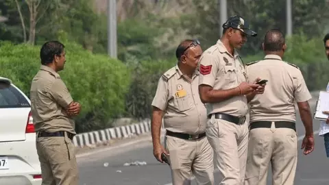 गर्भवती महिला से कथित आमानवीय व्यवहार पर फूटा गुस्सा, बालाघाट में पुलिस पर पथराव