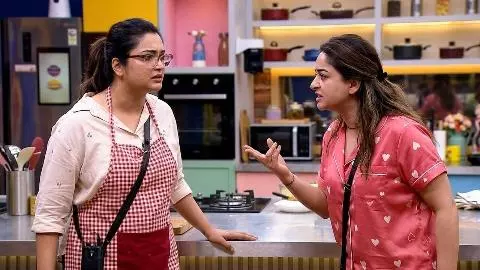 Mahhi Vij Vs Amrapali Dubey Mahhi Vij Vs Amrapali Dubey