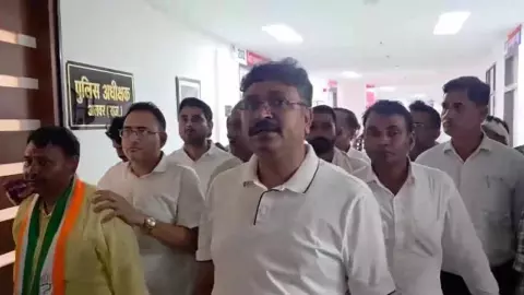 पार्षदों की ‘करोड़ों में बोली’! राजस्थान में शुरू हुआ रिसॉर्ट पॉलिटिक्स का खेल...BJP-कांग्रेस के बीच फंसे निर्दलीय पार्षदों की ‘करोड़ों में बोली’! राजस्थान में शुरू हुआ रिसॉर्ट पॉलिटिक्स का खेल...BJP-कांग्रेस के बीच फंसे निर्दलीय