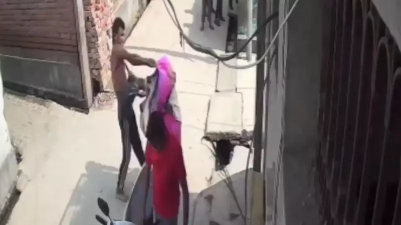 iPhone और 3 लाख रुपए के लालच में रिश्ते तार-तार, पोते ने दादी और बुआ का किया ये हाल iPhone और 3 लाख रुपए के लालच में रिश्ते तार-तार, पोते ने दादी और बुआ का किया ये हाल