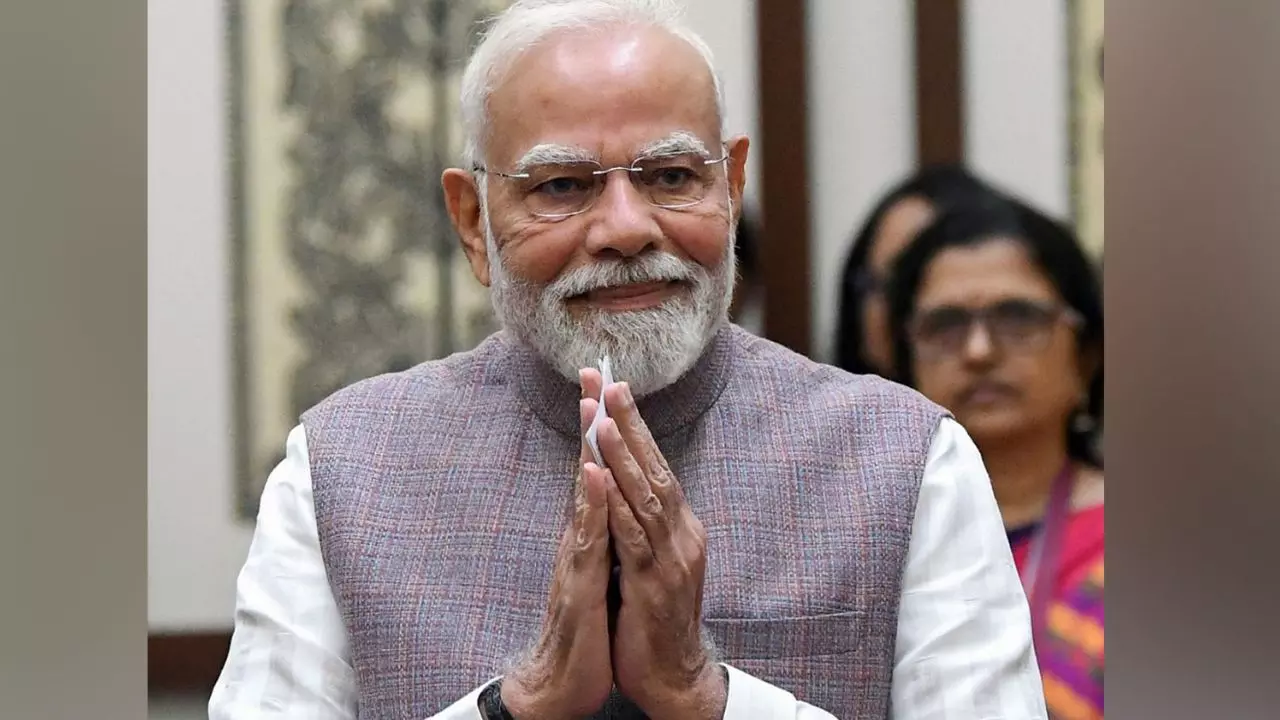 PM Modi Birthday 2026: पीएम मोदी की कुंडली में सत्ता का राज! दिसंबर के बाद राजनीति में आएगा बड़ा मोड PM Modi Birthday 2026: पीएम मोदी की कुंडली में सत्ता का राज! दिसंबर के बाद राजनीति में आएगा बड़ा मोड