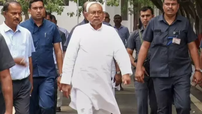 बिहार में फिर सियासी हलचल! नीतीश ने JDU के सभी विधायक-MLC को पटना बुलाया बिहार में फिर सियासी हलचल! नीतीश ने JDU के सभी विधायक-MLC को पटना बुलाया