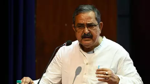 UPI चार्ज पर घमासान! नीति आयोग VC का बयान वायरल, बोले- 40 पैसे देने से क्या मर...