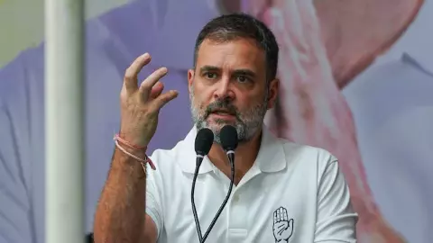 शिवसेना, फिर NCP और अब TMC... राहुल गांधी का BJP-EC पर सीधा हमला, भयंकर सियासी बवाल शिवसेना, फिर NCP और अब TMC... राहुल गांधी का BJP-EC पर सीधा हमला, भयंकर सियासी बवाल