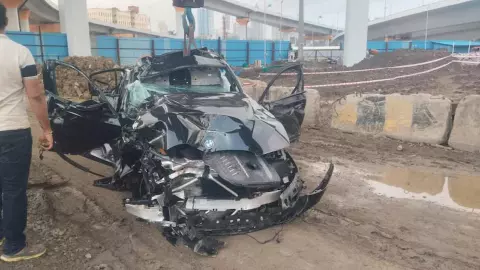 मुंबई में बेकाबू तेज रफ्तार BMW का आतंक! कोस्टल रोड पर 3 को रौंदा, दर्दनाक मौत