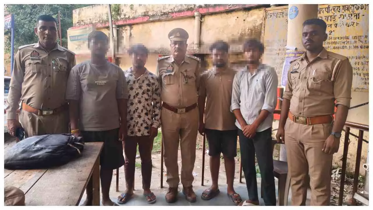 Jaunpur News: सुजानगंज में क्लीनिक पर पथराव और मारपीट के मामले में चार गिरफ्तार Jaunpur News: सुजानगंज में क्लीनिक पर पथराव और मारपीट के मामले में चार गिरफ्तार