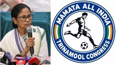 नीला बैकग्राउंड, बीच में फुटबॉलर और तिरंगा टच; ममता गुट ने जारी किया TMC का नया LOGO नीला बैकग्राउंड, बीच में फुटबॉलर और तिरंगा टच; ममता गुट ने जारी किया TMC का नया LOGO
