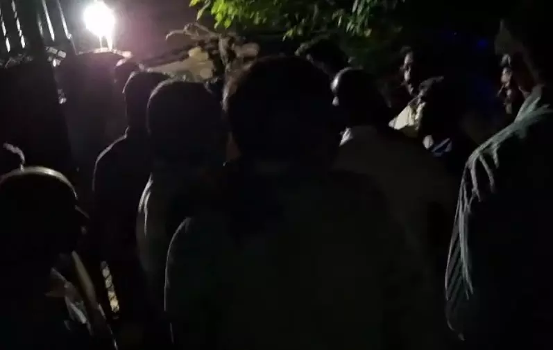 आजमगढ़ में ट्रिपल मर्डर से सनसनी, पूजा कराने आए 2 पंडितों और पत्नी की गोली मारकर हत्या