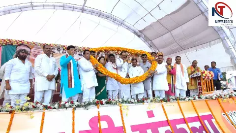 Sant Kabir Nagar News: डिप्टी सीएम ब्रजेश पाठक का सपा पर हमला, विकास और कानून-व्यवस्था को लेकर घेरा Sant Kabir Nagar News: डिप्टी सीएम ब्रजेश पाठक का सपा पर हमला, विकास और कानून-व्यवस्था को लेकर घेरा