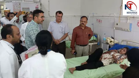 Amethi News: जिला अस्पताल में डीएम का औचक निरीक्षण,मरीजों से पूछा- इलाज और दवाएं समय पर मिल रही हैं? Amethi News: जिला अस्पताल में डीएम का औचक निरीक्षण,मरीजों से पूछा- इलाज और दवाएं समय पर मिल रही हैं?