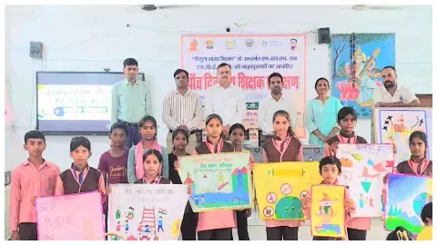 Auraiya News: सेवा संकल्प अभियान के तहत चित्र प्रदर्शनी, बच्चों ने उकेरी विकसित भारत की तस्वीर