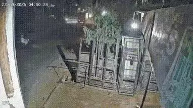 नूंह में भीषण सड़क हादसा: ट्रक ने एक ही परिवार के 4 लोगों को कुचला नूंह में भीषण सड़क हादसा: ट्रक ने एक ही परिवार के 4 लोगों को कुचला