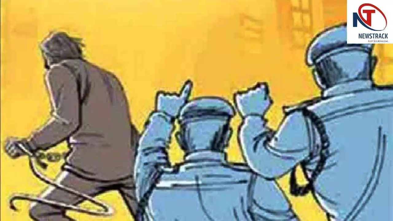 Etah News: एटा दोहरे हत्याकांड में दो वांछित अभियुक्तों पर 25-25 हजार का इनाम, पुलिस ने तेज की तलाश Etah News: एटा दोहरे हत्याकांड में दो वांछित अभियुक्तों पर 25-25 हजार का इनाम, पुलिस ने तेज की तलाश