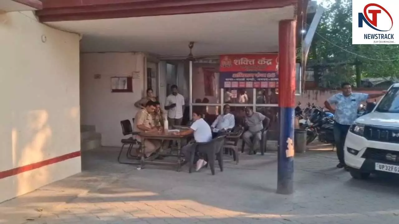 Shamli News: शामली में विजिलेंस की बड़ी कार्रवाई, खनन अधिकारी और सहायक रिश्वत लेते गिरफ्तार Shamli News: शामली में विजिलेंस की बड़ी कार्रवाई, खनन अधिकारी और सहायक रिश्वत लेते गिरफ्तार
