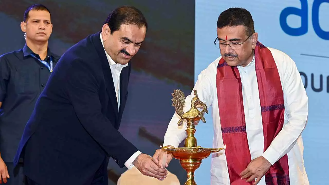 बंगाल में सालों बाद ₹1 लाख करोड़ का निवेश! अस्पताल से लेकर शिक्षा तक, अडानी इन्वेस्टमेंट का पूरा रोडमैप बंगाल में सालों बाद ₹1 लाख करोड़ का निवेश! अस्पताल से लेकर शिक्षा तक, अडानी इन्वेस्टमेंट का पूरा रोडमैप