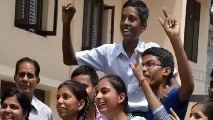ओलंपियाड में चमके MP के 520 छात्र, स्टैच्यू ऑफ यूनिट और साइंस सिटी का करेंगे दौरा