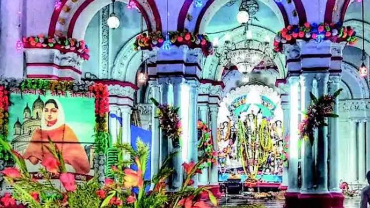 One House, Three Durga Puja: What’s the Secret of Rani Rashmoni’s Jhanbazar Rajbari? One House, Three Durga Puja: What’s the Secret of Rani Rashmoni’s Jhanbazar Rajbari?