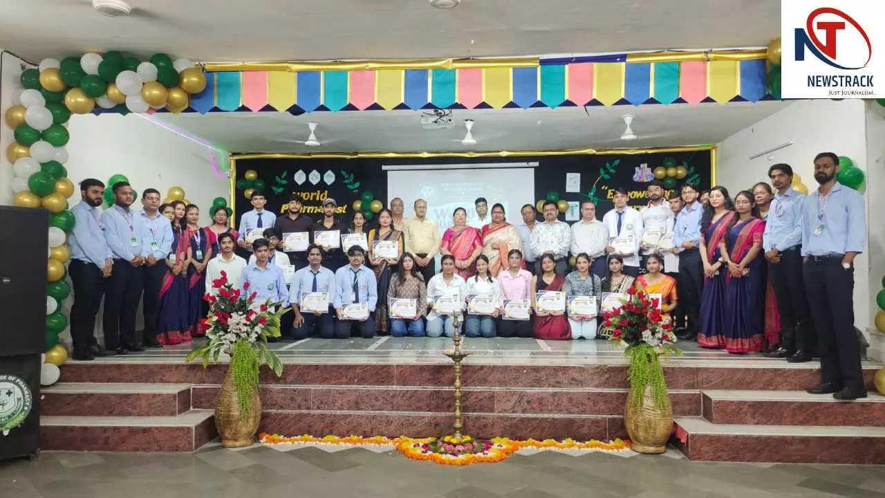 Jhansi News: मॉडर्न कॉलेज ऑफ फार्मेसी में विश्व फार्मासिस्ट दिवस का भव्य आयोजन