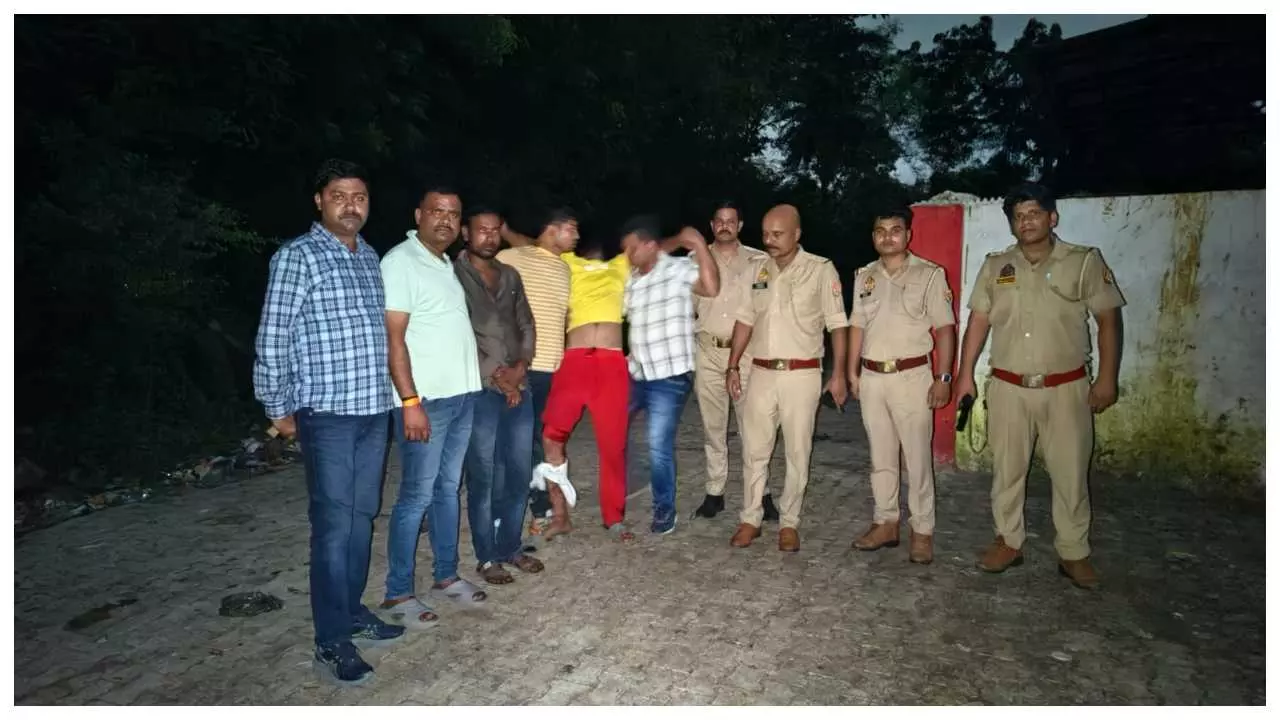 Two accused arrested, looted mobile recovered after police encounter Two accused arrested, looted mobile recovered after police encounter