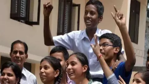 ओलंपियाड में चमके MP के 520 छात्र, स्टैच्यू ऑफ यूनिट और साइंस सिटी का करेंगे दौरा ओलंपियाड में चमके MP के 520 छात्र, स्टैच्यू ऑफ यूनिट और साइंस सिटी का करेंगे दौरा