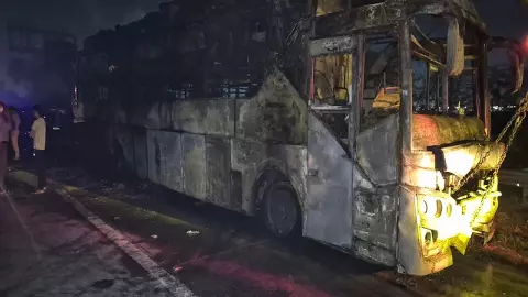 Yamuna Expressway Bus Fire Yamuna Expressway Bus Fire
