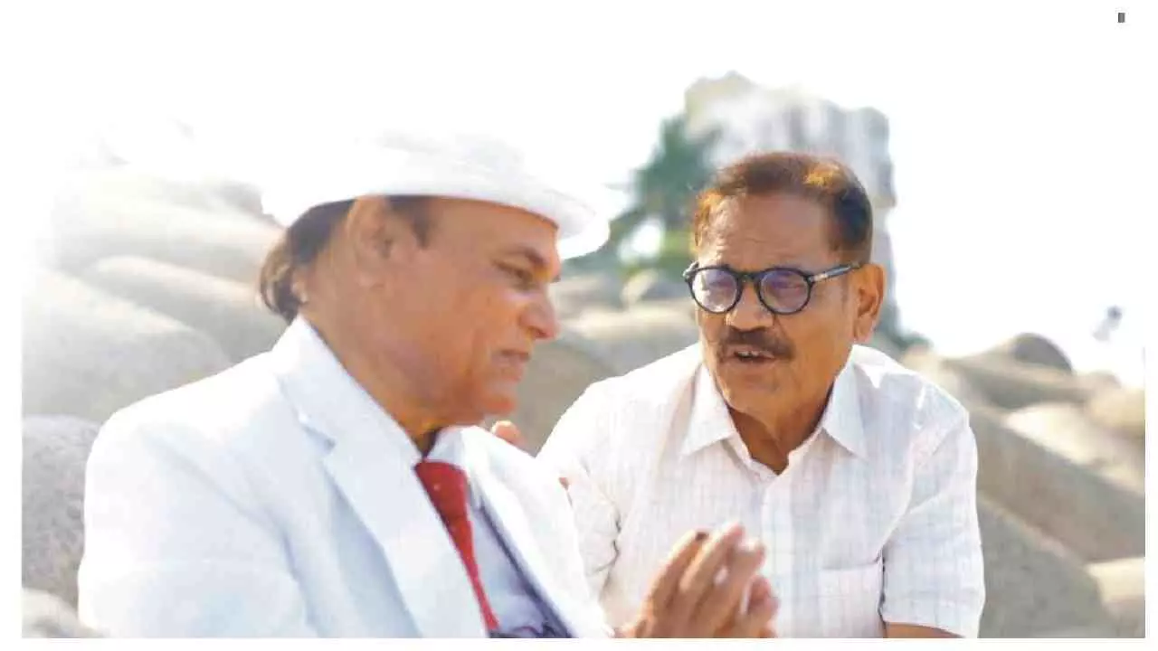 Hapur News: मुश्ताक खान के निधन से हापुड़ में भी शोक, दोस्त फसीह चौधरी बोले- रोज आता था ‘गुड मॉर्निंग’ का संदेश Hapur News: मुश्ताक खान के निधन से हापुड़ में भी शोक, दोस्त फसीह चौधरी बोले- रोज आता था ‘गुड मॉर्निंग’ का संदेश
