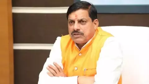 CM मोहन यादव को जान से मारने की धमकी के बाद मचा हड़कंप! मुंबई पहुंची पुलिस CM मोहन यादव को जान से मारने की धमकी के बाद मचा हड़कंप! मुंबई पहुंची पुलिस