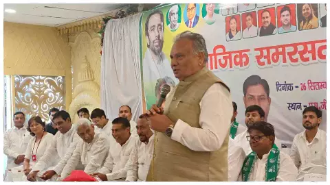 Meerut News: बसपा-सपा-कांग्रेस छोड़ सैकड़ों ने थामा RLD का दामन, 2027 के लिए साधा सामाजिक समीकरण