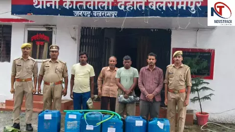 Balrampur News: ट्रकों से डीजल चोरी करने वाले गिरोह का खुलासा, 4 गिरफ्तार; 210 लीटर तेल बरामद Balrampur News: ट्रकों से डीजल चोरी करने वाले गिरोह का खुलासा, 4 गिरफ्तार; 210 लीटर तेल बरामद
