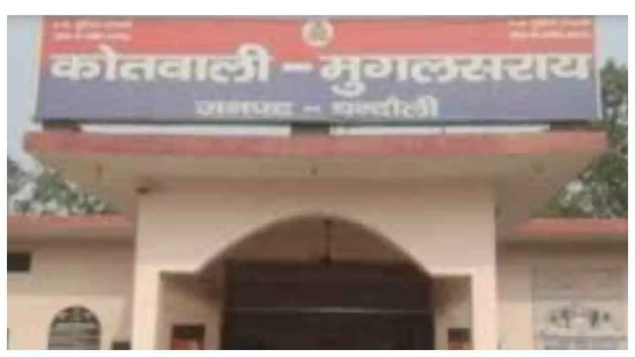 चंदौली में दर्दनाक हादसा: ऑटो दुर्घटना के बाद साथी को मरता छोड़ भागा दोस्त, पुलिस ने दर्ज किया केस चंदौली में दर्दनाक हादसा: ऑटो दुर्घटना के बाद साथी को मरता छोड़ भागा दोस्त, पुलिस ने दर्ज किया केस