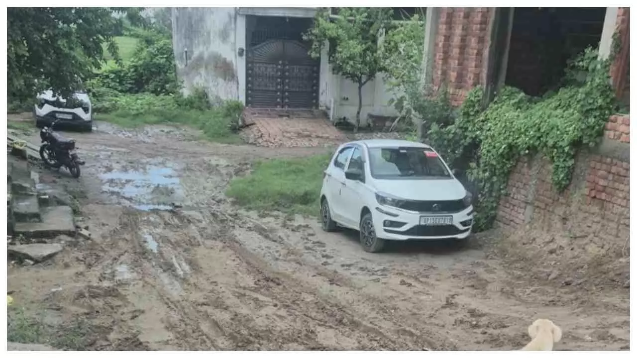 Meerut News: सड़क खोदकर पाइपलाइन डाली, मरम्मत करना भूले जिम्मेदार; बारिश से बना दलदल Meerut News: सड़क खोदकर पाइपलाइन डाली, मरम्मत करना भूले जिम्मेदार; बारिश से बना दलदल
