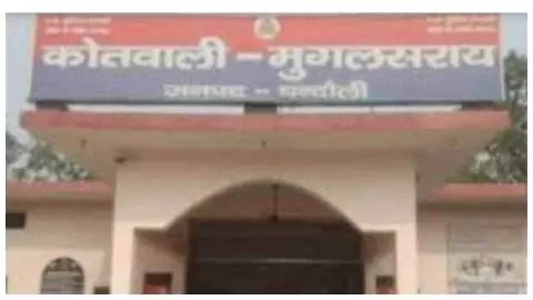 चंदौली में दर्दनाक हादसा: ऑटो दुर्घटना के बाद साथी को मरता छोड़ भागा दोस्त, पुलिस ने दर्ज किया केस